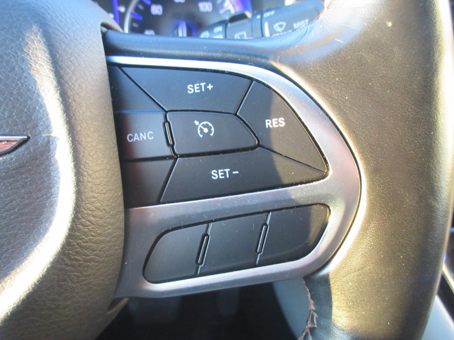 Used Chrysler Pacifica Touring L FWD 2019 | Route 27 Auto Mall. Linden, New Jersey Used Chrysler Pacifica Touring L FWD 2019 | Route 27 Auto Mall. Linden, New Jersey