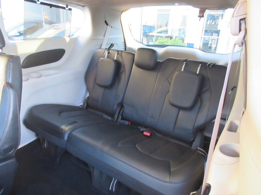 Used Chrysler Pacifica Touring L FWD 2019 | Route 27 Auto Mall. Linden, New Jersey Used Chrysler Pacifica Touring L FWD 2019 | Route 27 Auto Mall. Linden, New Jersey