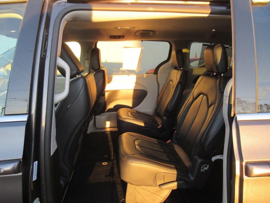 Used Chrysler Pacifica Touring L FWD 2019 | Route 27 Auto Mall. Linden, New Jersey Used Chrysler Pacifica Touring L FWD 2019 | Route 27 Auto Mall. Linden, New Jersey