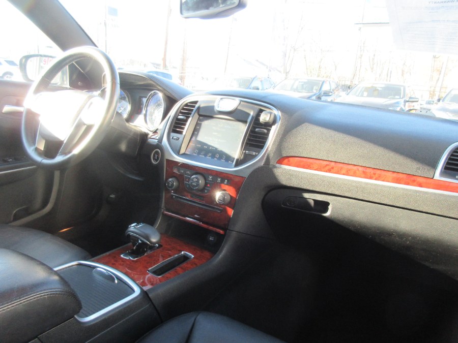 Used Chrysler 300 4dr Sdn V6 Limited AWD 2012 | Route 27 Auto Mall. Linden, New Jersey Used Chrysler 300 4dr Sdn V6 Limited AWD 2012 | Route 27 Auto Mall. Linden, New Jersey