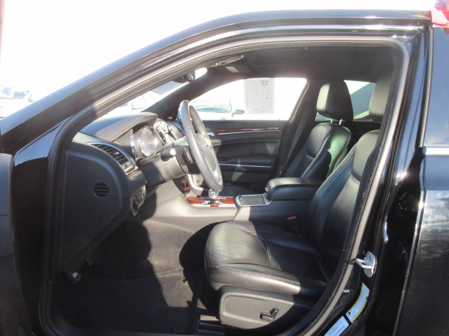 Used Chrysler 300 4dr Sdn V6 Limited AWD 2012 | Route 27 Auto Mall. Linden, New Jersey Used Chrysler 300 4dr Sdn V6 Limited AWD 2012 | Route 27 Auto Mall. Linden, New Jersey