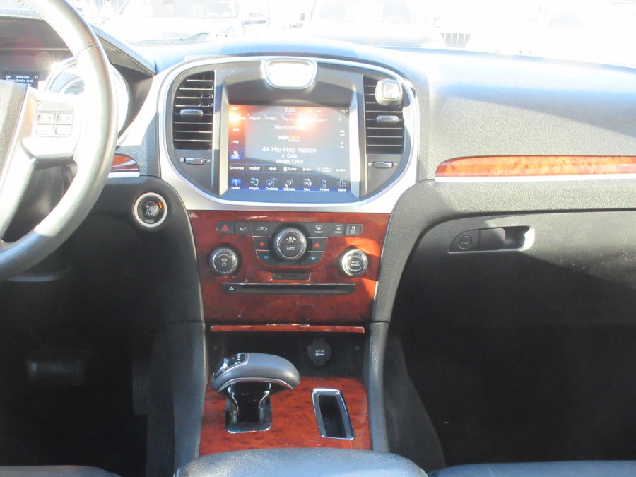 Used Chrysler 300 4dr Sdn V6 Limited AWD 2012 | Route 27 Auto Mall. Linden, New Jersey Used Chrysler 300 4dr Sdn V6 Limited AWD 2012 | Route 27 Auto Mall. Linden, New Jersey