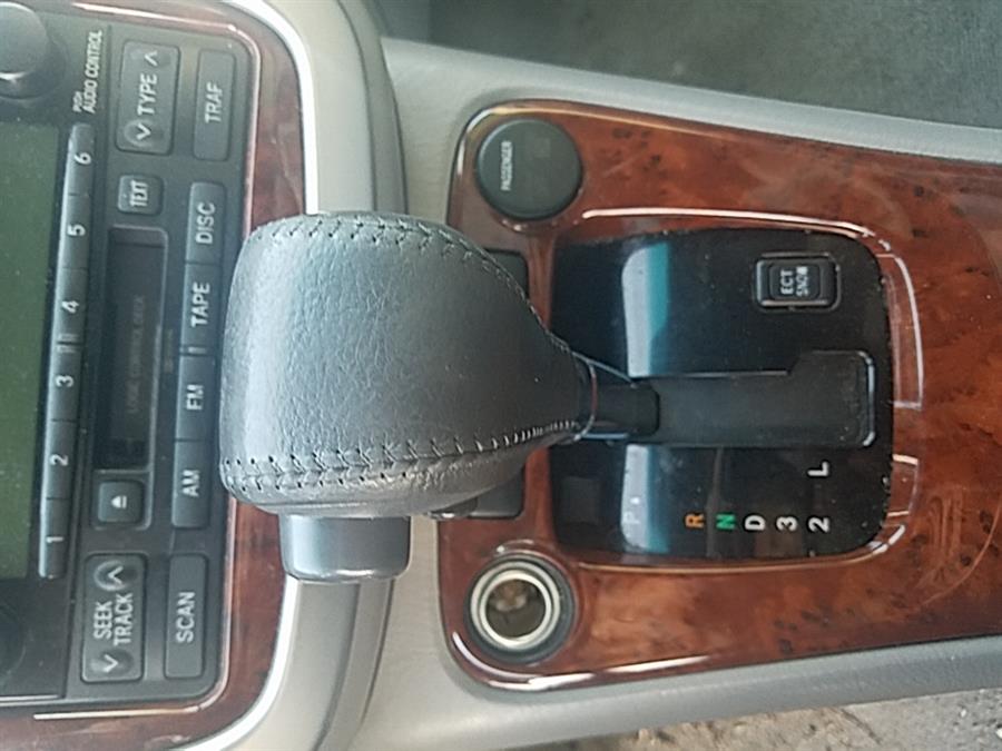 2004 Toyota Highlander 4dr V6 4WD Limited w/3rd Row, available for sale in West Hartford, Connecticut | Chadrad Motors llc. West Hartford, Connecticut 2004 Toyota Highlander 4dr V6 4WD Limited w/3rd Row, available for sale in West Hartford, Connecticut | Chadrad Motors llc. West Hartford, Connecticut