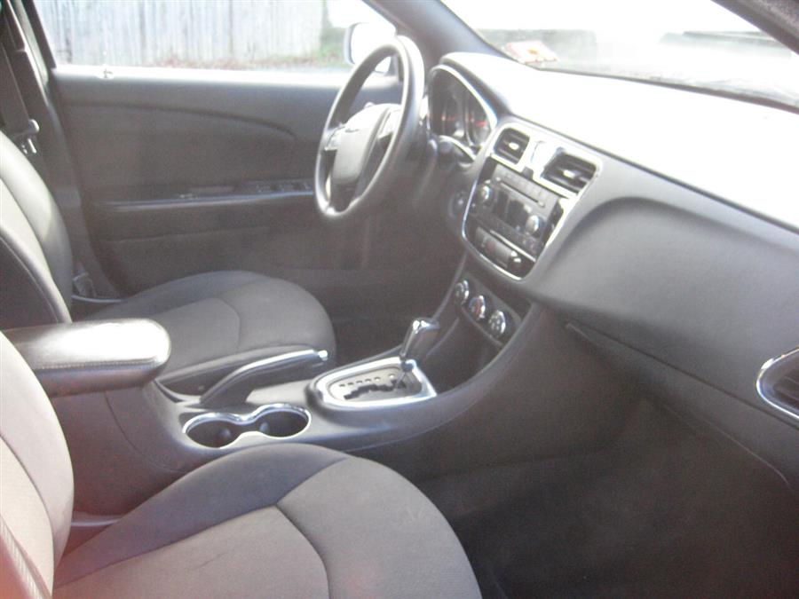 2014 Chrysler 200 LX 4dr Sedan, available for sale in Massapequa, New York | Rite Choice Auto Inc.. Massapequa, New York 2014 Chrysler 200 LX 4dr Sedan, available for sale in Massapequa, New York | Rite Choice Auto Inc.. Massapequa, New York
