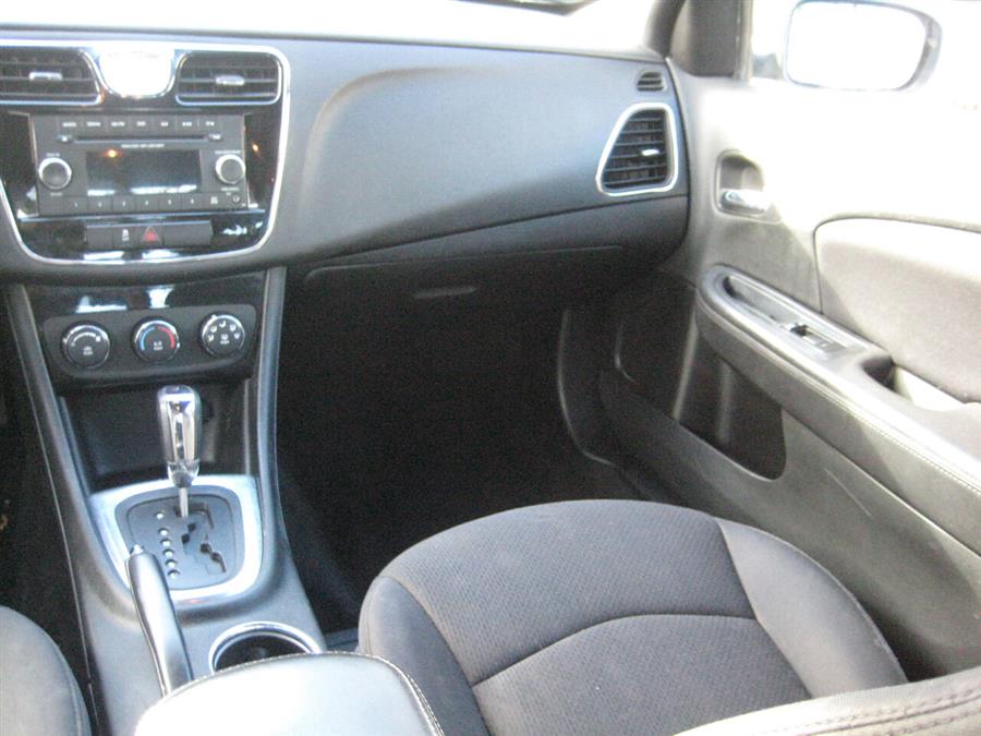 2014 Chrysler 200 LX 4dr Sedan, available for sale in Massapequa, New York | Rite Choice Auto Inc.. Massapequa, New York 2014 Chrysler 200 LX 4dr Sedan, available for sale in Massapequa, New York | Rite Choice Auto Inc.. Massapequa, New York