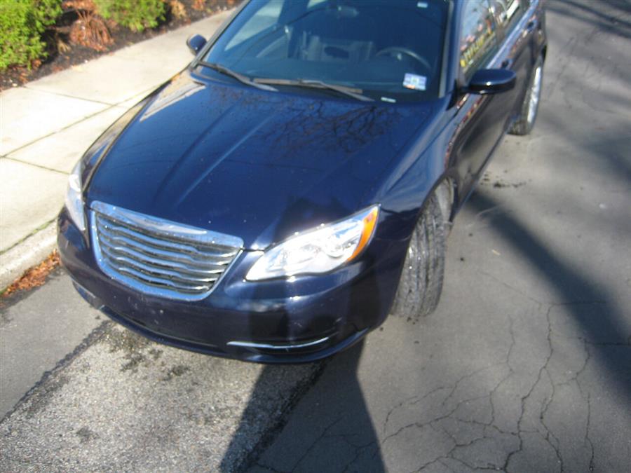 2014 Chrysler 200 LX 4dr Sedan, available for sale in Massapequa, New York | Rite Choice Auto Inc.. Massapequa, New York 2014 Chrysler 200 LX 4dr Sedan, available for sale in Massapequa, New York | Rite Choice Auto Inc.. Massapequa, New York