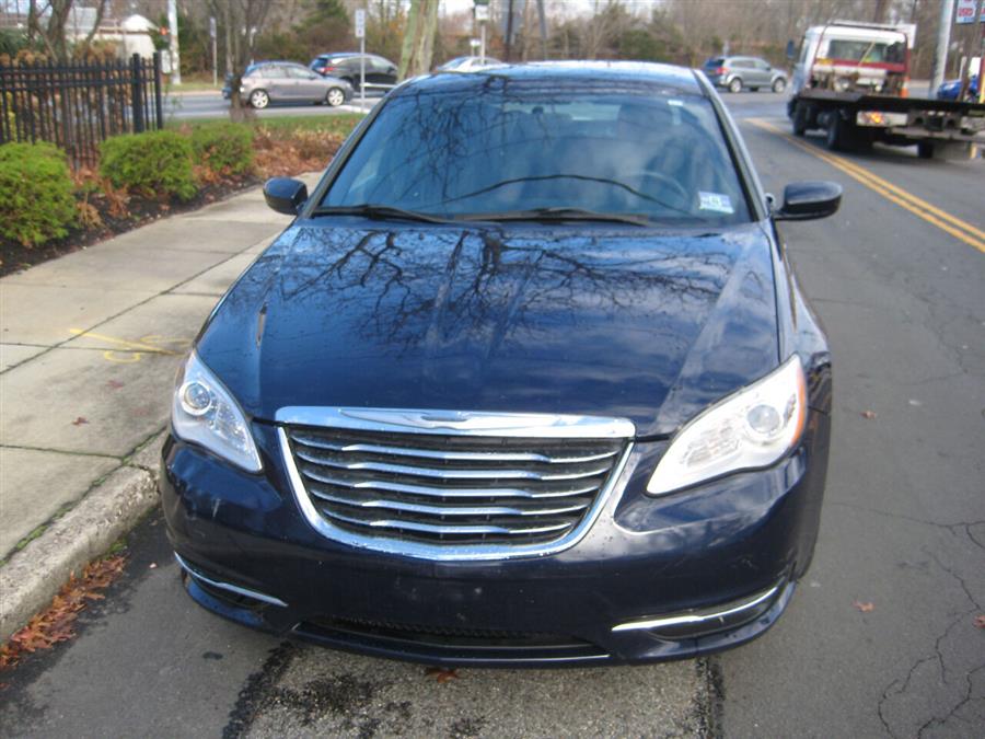 2014 Chrysler 200 LX 4dr Sedan, available for sale in Massapequa, New York | Rite Choice Auto Inc.. Massapequa, New York 2014 Chrysler 200 LX 4dr Sedan, available for sale in Massapequa, New York | Rite Choice Auto Inc.. Massapequa, New York