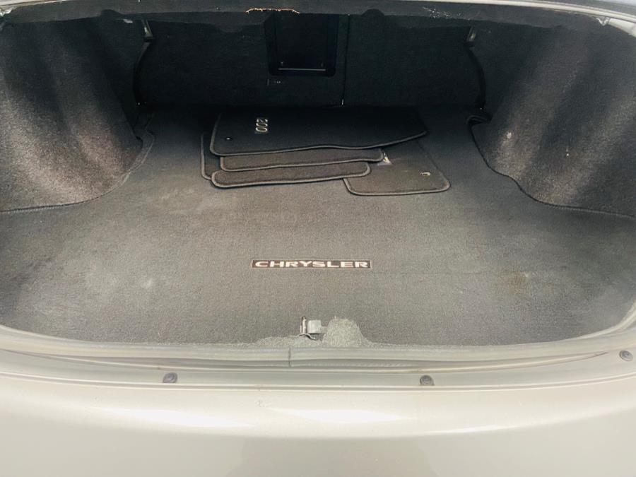 Used Chrysler 200 4dr Sdn Limited 2014 | East Coast Auto Group. Linden, New Jersey Used Chrysler 200 4dr Sdn Limited 2014 | East Coast Auto Group. Linden, New Jersey