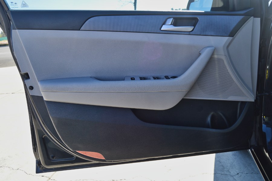 2016 Hyundai Sonata 4dr Sdn 2.4L SE, available for sale in Moreno Valley, California | Fusion Motors Inc. Moreno Valley, California 2016 Hyundai Sonata 4dr Sdn 2.4L SE, available for sale in Moreno Valley, California | Fusion Motors Inc. Moreno Valley, California