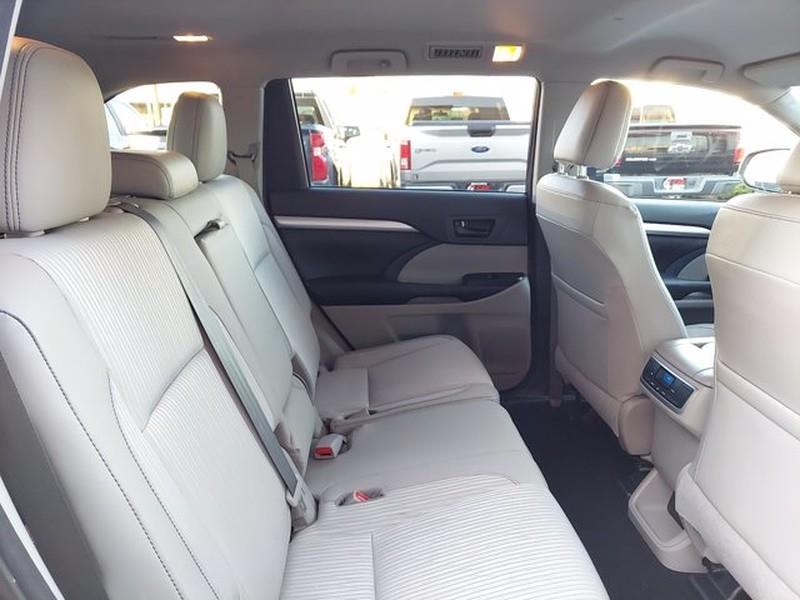 Used Toyota Highlander LE Plus 2017 | Car Revolution. Maple Shade, New Jersey Used Toyota Highlander LE Plus 2017 | Car Revolution. Maple Shade, New Jersey