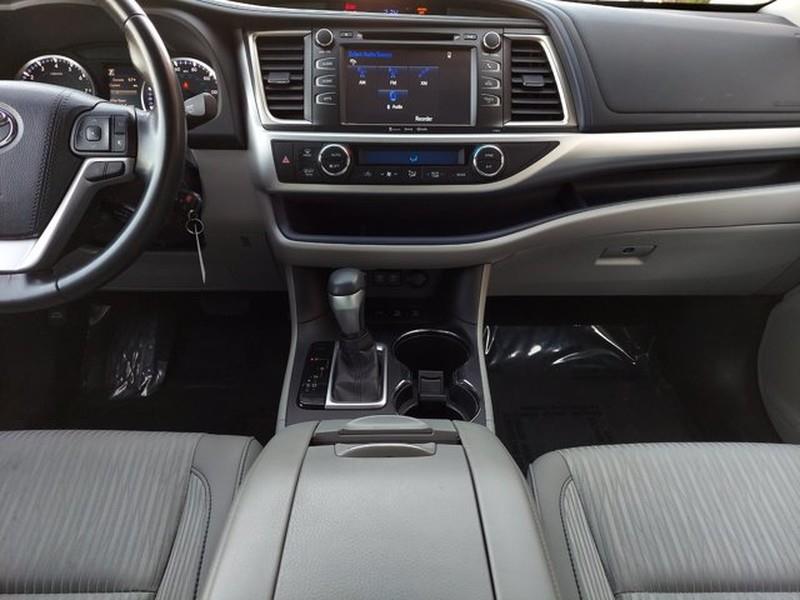 Used Toyota Highlander LE Plus 2017 | Car Revolution. Maple Shade, New Jersey Used Toyota Highlander LE Plus 2017 | Car Revolution. Maple Shade, New Jersey
