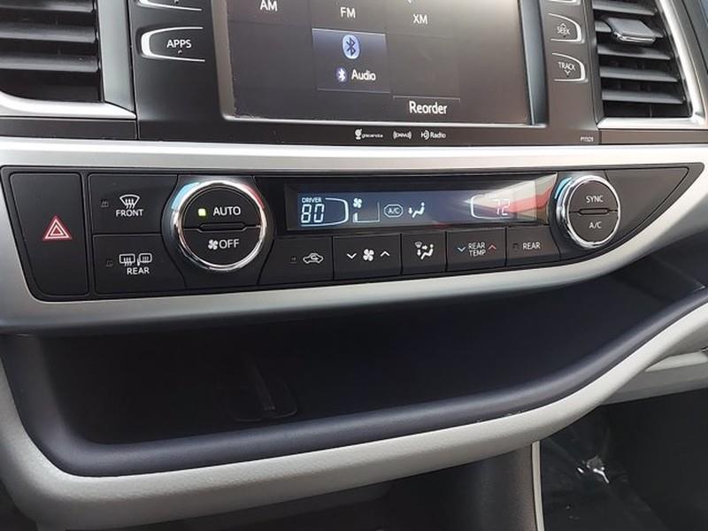 Used Toyota Highlander LE Plus 2017 | Car Revolution. Maple Shade, New Jersey Used Toyota Highlander LE Plus 2017 | Car Revolution. Maple Shade, New Jersey