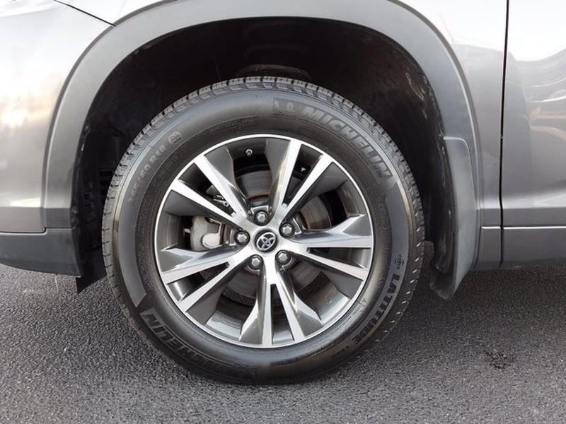 Used Toyota Highlander LE Plus 2017 | Car Revolution. Maple Shade, New Jersey Used Toyota Highlander LE Plus 2017 | Car Revolution. Maple Shade, New Jersey