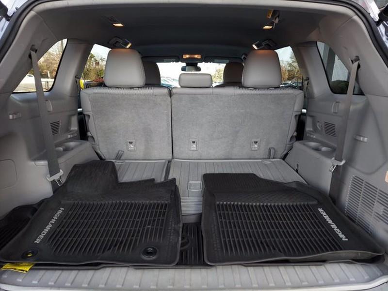 Used Toyota Highlander LE Plus 2017 | Car Revolution. Maple Shade, New Jersey Used Toyota Highlander LE Plus 2017 | Car Revolution. Maple Shade, New Jersey