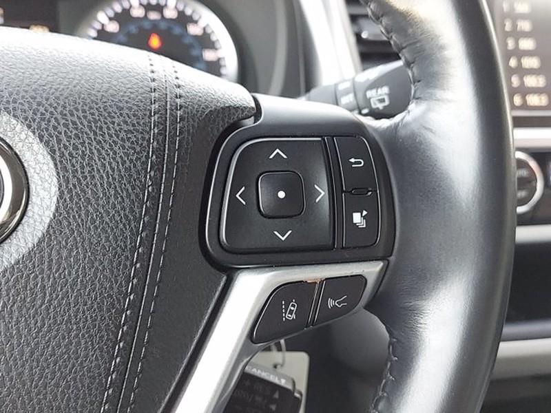 Used Toyota Highlander LE Plus 2017 | Car Revolution. Maple Shade, New Jersey Used Toyota Highlander LE Plus 2017 | Car Revolution. Maple Shade, New Jersey