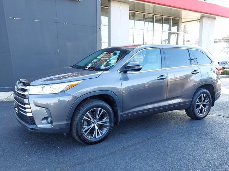 Used Toyota Highlander LE Plus 2017 | Car Revolution. Maple Shade, New Jersey Used Toyota Highlander LE Plus 2017 | Car Revolution. Maple Shade, New Jersey