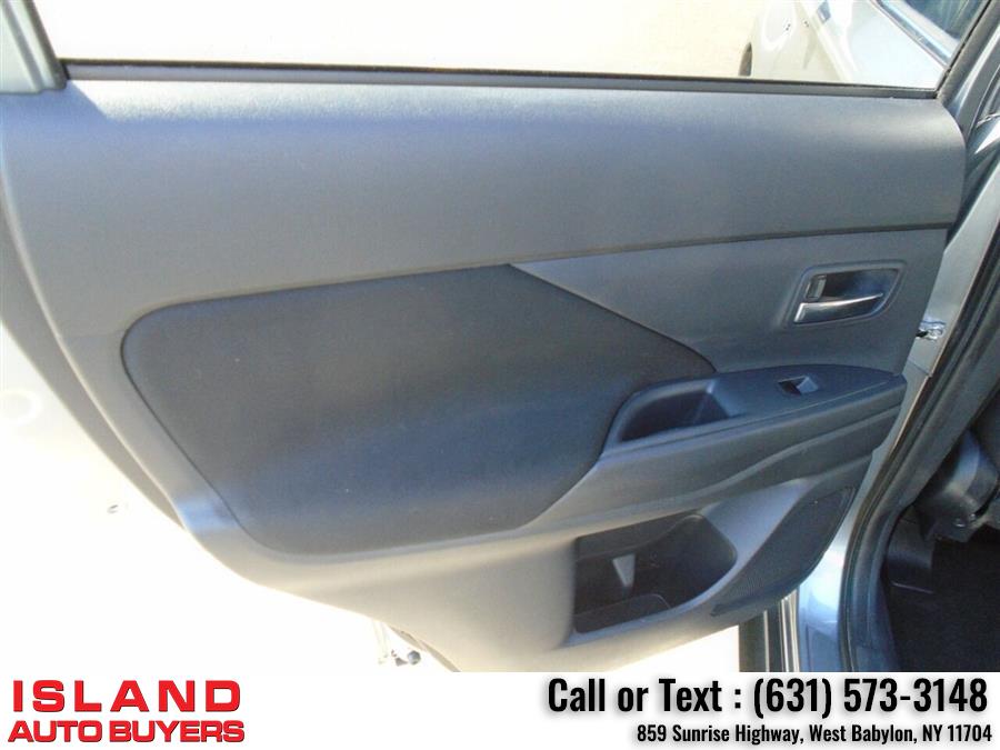 Used Mitsubishi Outlander GT AWD 4dr SUV 2014 | Island Auto Buyers. West Babylon, New York Used Mitsubishi Outlander GT AWD 4dr SUV 2014 | Island Auto Buyers. West Babylon, New York