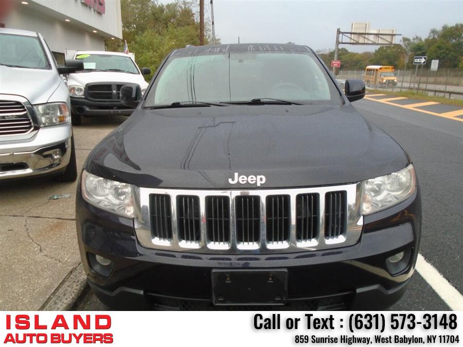 Used Jeep Grand Cherokee Laredo 4x4 4dr SUV 2011 | Island Auto Buyers. West Babylon, New York Used Jeep Grand Cherokee Laredo 4x4 4dr SUV 2011 | Island Auto Buyers. West Babylon, New York