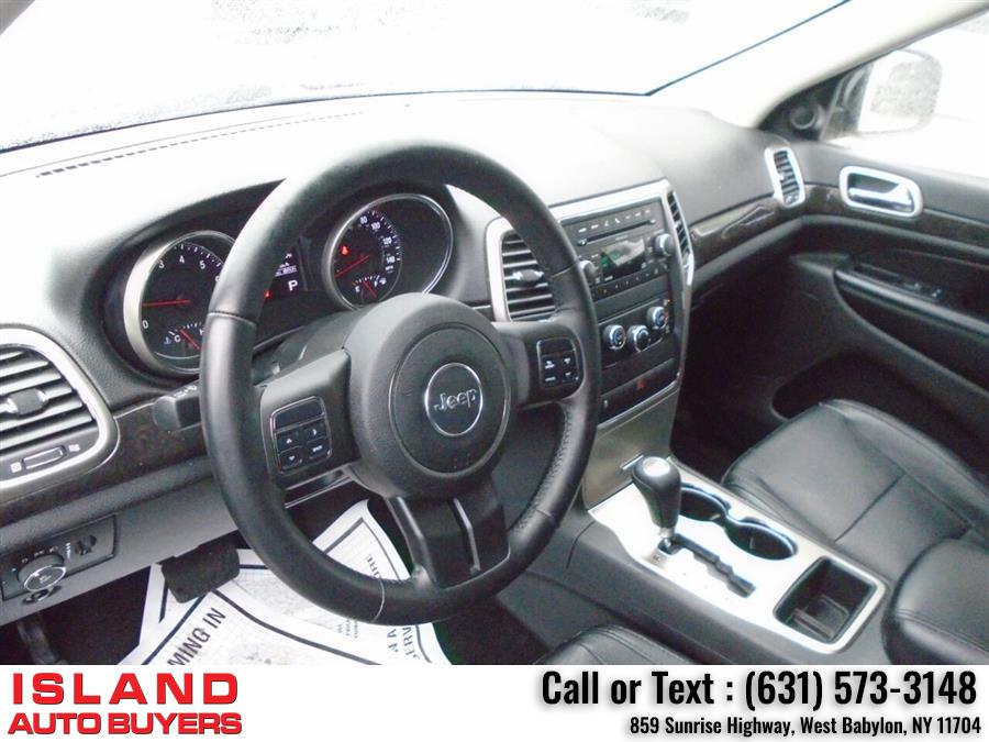 Used Jeep Grand Cherokee Laredo 4x4 4dr SUV 2011 | Island Auto Buyers. West Babylon, New York Used Jeep Grand Cherokee Laredo 4x4 4dr SUV 2011 | Island Auto Buyers. West Babylon, New York
