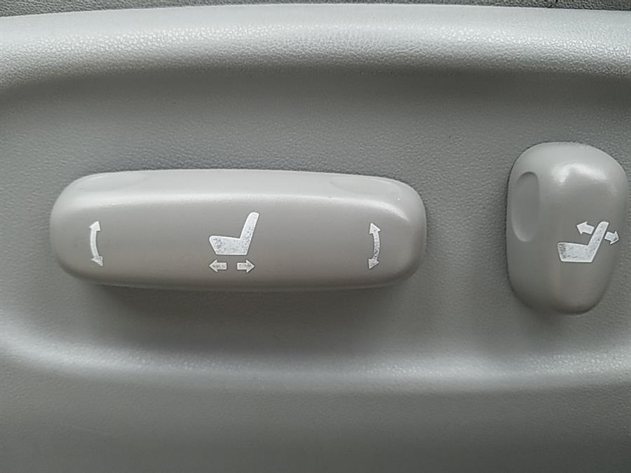 2004 Toyota Highlander 4dr V6 4WD Limited w/3rd Row, available for sale in West Hartford, Connecticut | Chadrad Motors llc. West Hartford, Connecticut 2004 Toyota Highlander 4dr V6 4WD Limited w/3rd Row, available for sale in West Hartford, Connecticut | Chadrad Motors llc. West Hartford, Connecticut