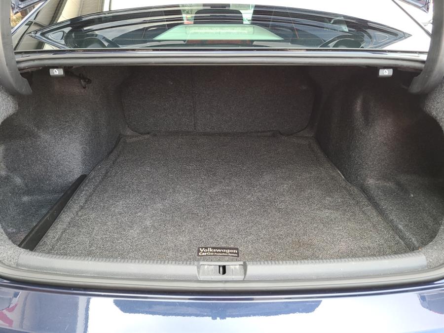 2013 Volkswagen Passat 4dr Sdn 2.5L Auto SE w/Sunroof & Nav PZEV, available for sale in Waterbury, Connecticut | National Auto Brokers, Inc.. Waterbury, Connecticut 2013 Volkswagen Passat 4dr Sdn 2.5L Auto SE w/Sunroof & Nav PZEV, available for sale in Waterbury, Connecticut | National Auto Brokers, Inc.. Waterbury, Connecticut