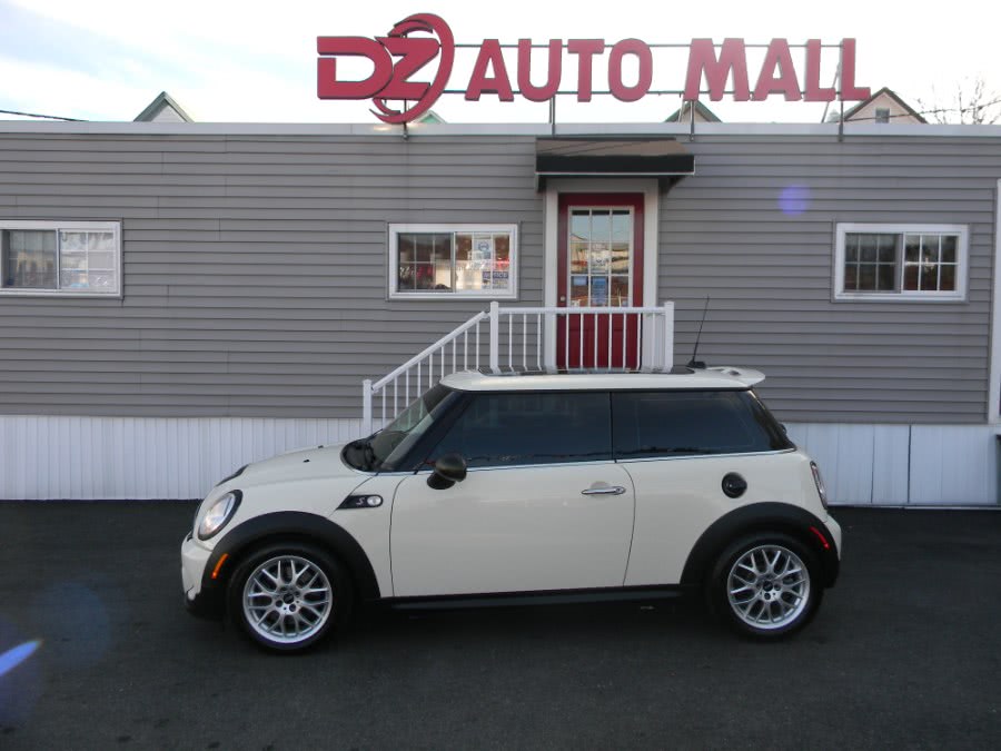 2012 MINI Cooper Hardtop 2dr Cpe S, available for sale in Paterson, New Jersey | DZ Automall. Paterson, New Jersey
