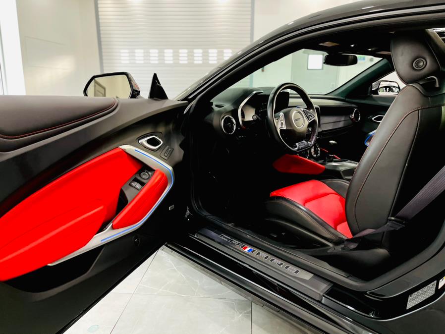 Used Chevrolet Camaro 2dr Cpe 2LT 2017 | Luxury Motor Club. Franklin Square, New York Used Chevrolet Camaro 2dr Cpe 2LT 2017 | Luxury Motor Club. Franklin Square, New York