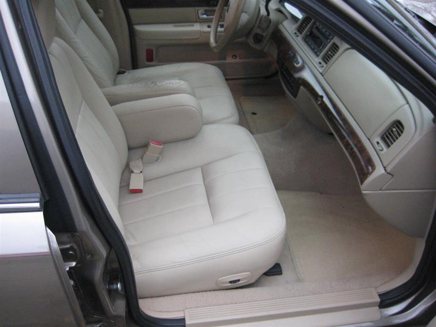 2006 Mercury Grand Marquis LS Premium 4dr Sedan, available for sale in Massapequa, New York | Rite Choice Auto Inc.. Massapequa, New York 2006 Mercury Grand Marquis LS Premium 4dr Sedan, available for sale in Massapequa, New York | Rite Choice Auto Inc.. Massapequa, New York