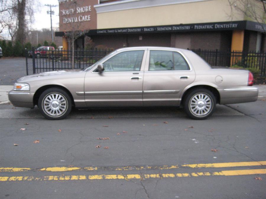 2006 Mercury Grand Marquis LS Premium 4dr Sedan, available for sale in Massapequa, New York | Rite Choice Auto Inc.. Massapequa, New York 2006 Mercury Grand Marquis LS Premium 4dr Sedan, available for sale in Massapequa, New York | Rite Choice Auto Inc.. Massapequa, New York