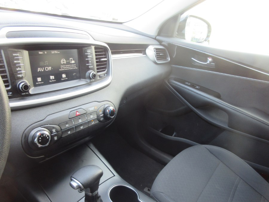 2020 Kia Sorento LX V6 FWD, available for sale in Linden, New Jersey | Route 27 Auto Mall. Linden, New Jersey 2020 Kia Sorento LX V6 FWD, available for sale in Linden, New Jersey | Route 27 Auto Mall. Linden, New Jersey