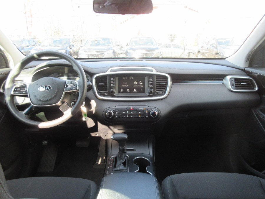 2020 Kia Sorento LX V6 FWD, available for sale in Linden, New Jersey | Route 27 Auto Mall. Linden, New Jersey 2020 Kia Sorento LX V6 FWD, available for sale in Linden, New Jersey | Route 27 Auto Mall. Linden, New Jersey
