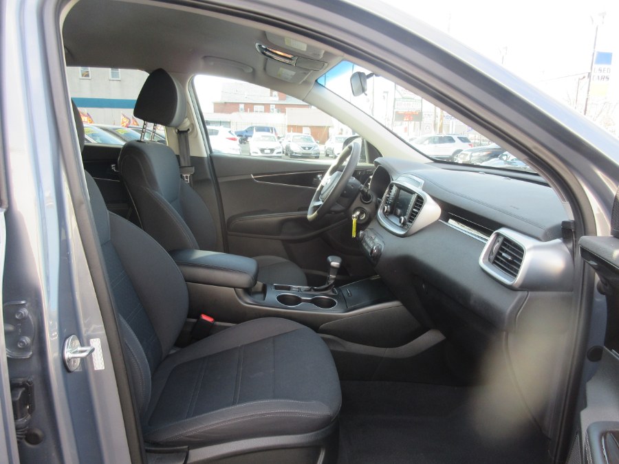 2020 Kia Sorento LX V6 FWD, available for sale in Linden, New Jersey | Route 27 Auto Mall. Linden, New Jersey 2020 Kia Sorento LX V6 FWD, available for sale in Linden, New Jersey | Route 27 Auto Mall. Linden, New Jersey