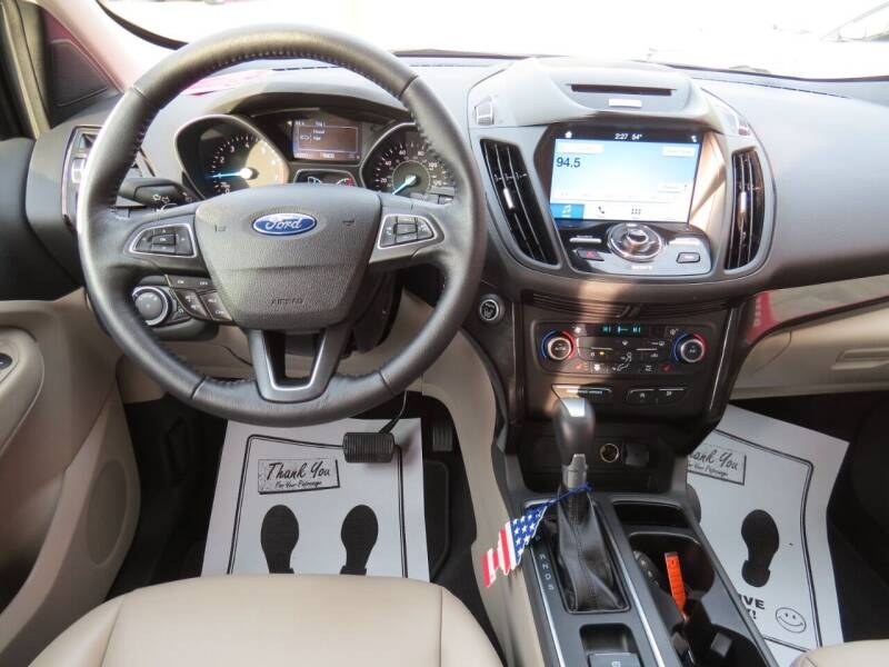 Used Ford Escape Titanium AWD 4dr SUV 2017 | Lake City Exports Inc. Auburn, Maine Used Ford Escape Titanium AWD 4dr SUV 2017 | Lake City Exports Inc. Auburn, Maine
