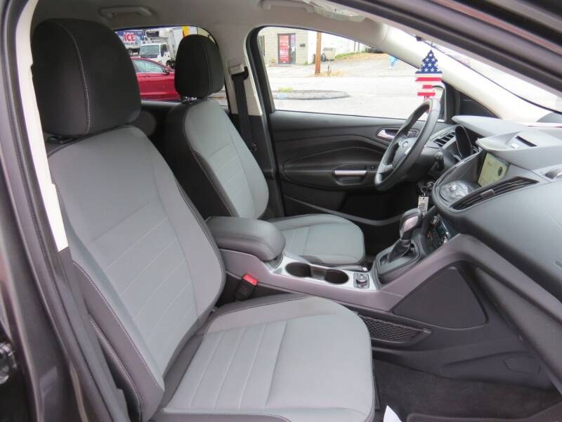 Used Ford Escape SE AWD 4dr SUV 2016 | Lake City Exports Inc. Auburn, Maine Used Ford Escape SE AWD 4dr SUV 2016 | Lake City Exports Inc. Auburn, Maine