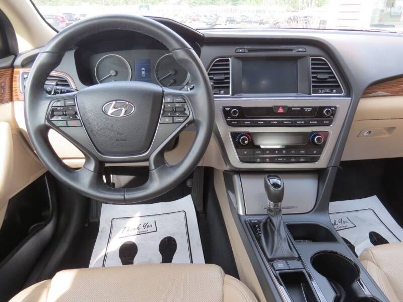 Used Hyundai Sonata Limited 4dr Sedan 2017 | Lake City Exports Inc. Auburn, Maine Used Hyundai Sonata Limited 4dr Sedan 2017 | Lake City Exports Inc. Auburn, Maine