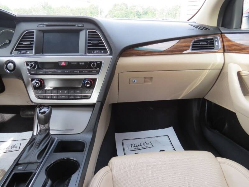 Used Hyundai Sonata Limited 4dr Sedan 2017 | Lake City Exports Inc. Auburn, Maine Used Hyundai Sonata Limited 4dr Sedan 2017 | Lake City Exports Inc. Auburn, Maine
