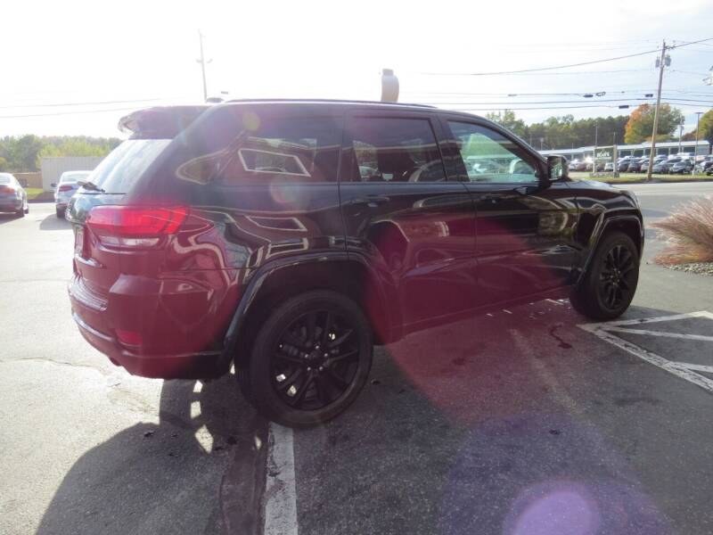 Used Jeep Grand Cherokee Altitude 4x4 4dr SUV 2018 | Lake City Exports Inc. Auburn, Maine Used Jeep Grand Cherokee Altitude 4x4 4dr SUV 2018 | Lake City Exports Inc. Auburn, Maine