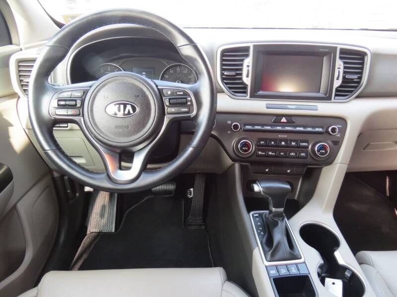 Used Kia Sportage EX AWD 4dr SUV 2017 | Lake City Exports Inc. Auburn, Maine Used Kia Sportage EX AWD 4dr SUV 2017 | Lake City Exports Inc. Auburn, Maine