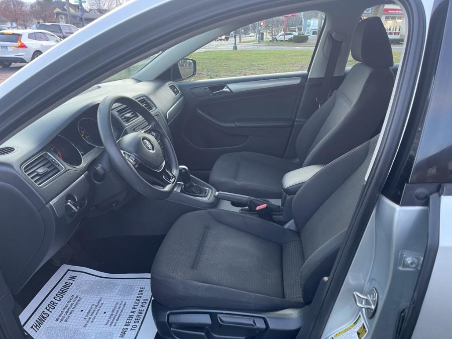 2015 Volkswagen Jetta Sedan 4dr Auto 1.8T SE PZEV, available for sale in Danbury, Connecticut | Safe Used Auto Sales LLC. Danbury, Connecticut 2015 Volkswagen Jetta Sedan 4dr Auto 1.8T SE PZEV, available for sale in Danbury, Connecticut | Safe Used Auto Sales LLC. Danbury, Connecticut