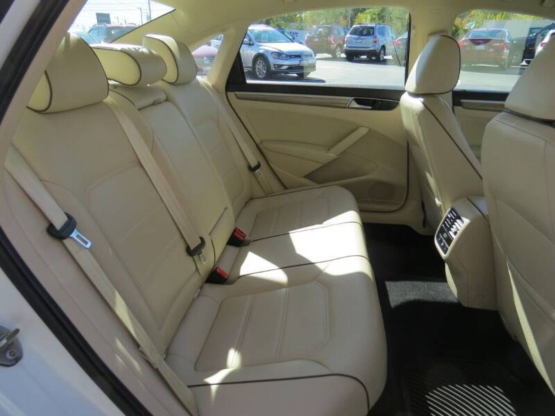 Used Volkswagen Passat 1.8T SE PZEV 4dr Sedan w/Technology 2016 | Lake City Exports Inc. Auburn, Maine Used Volkswagen Passat 1.8T SE PZEV 4dr Sedan w/Technology 2016 | Lake City Exports Inc. Auburn, Maine