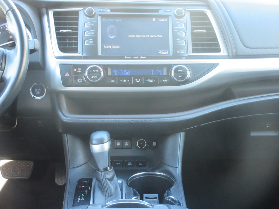 2017 Toyota Highlander XLE V6 AWD (Natl), available for sale in Linden, New Jersey | Route 27 Auto Mall. Linden, New Jersey 2017 Toyota Highlander XLE V6 AWD (Natl), available for sale in Linden, New Jersey | Route 27 Auto Mall. Linden, New Jersey