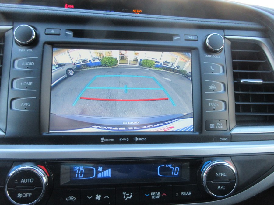 2017 Toyota Highlander XLE V6 AWD (Natl), available for sale in Linden, New Jersey | Route 27 Auto Mall. Linden, New Jersey 2017 Toyota Highlander XLE V6 AWD (Natl), available for sale in Linden, New Jersey | Route 27 Auto Mall. Linden, New Jersey