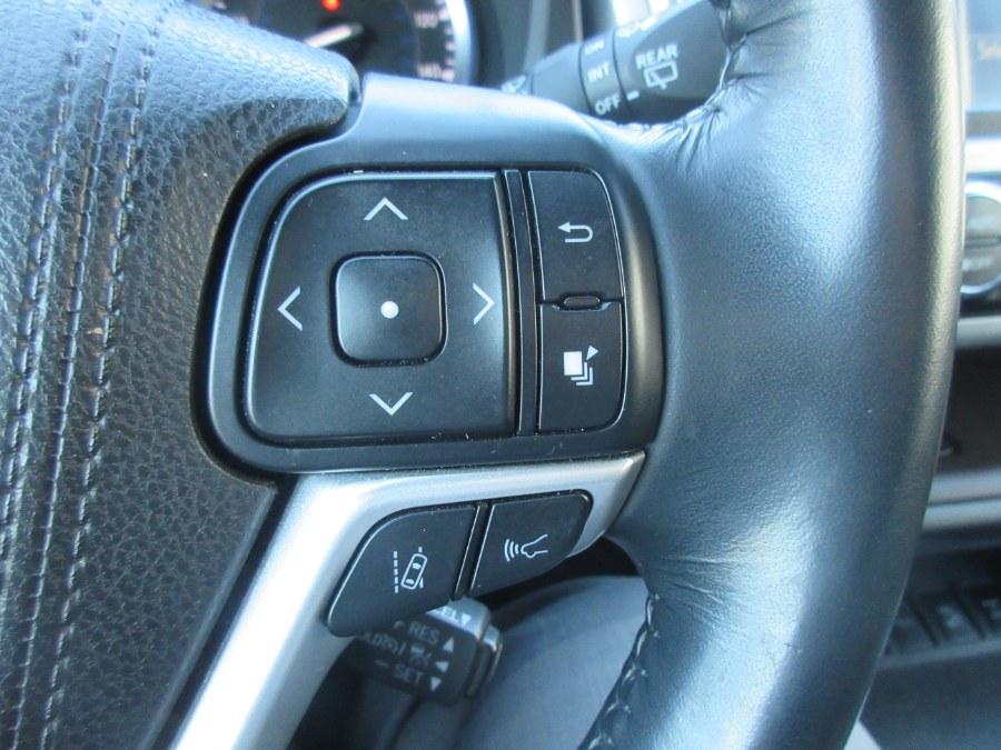 2017 Toyota Highlander XLE V6 AWD (Natl), available for sale in Linden, New Jersey | Route 27 Auto Mall. Linden, New Jersey 2017 Toyota Highlander XLE V6 AWD (Natl), available for sale in Linden, New Jersey | Route 27 Auto Mall. Linden, New Jersey