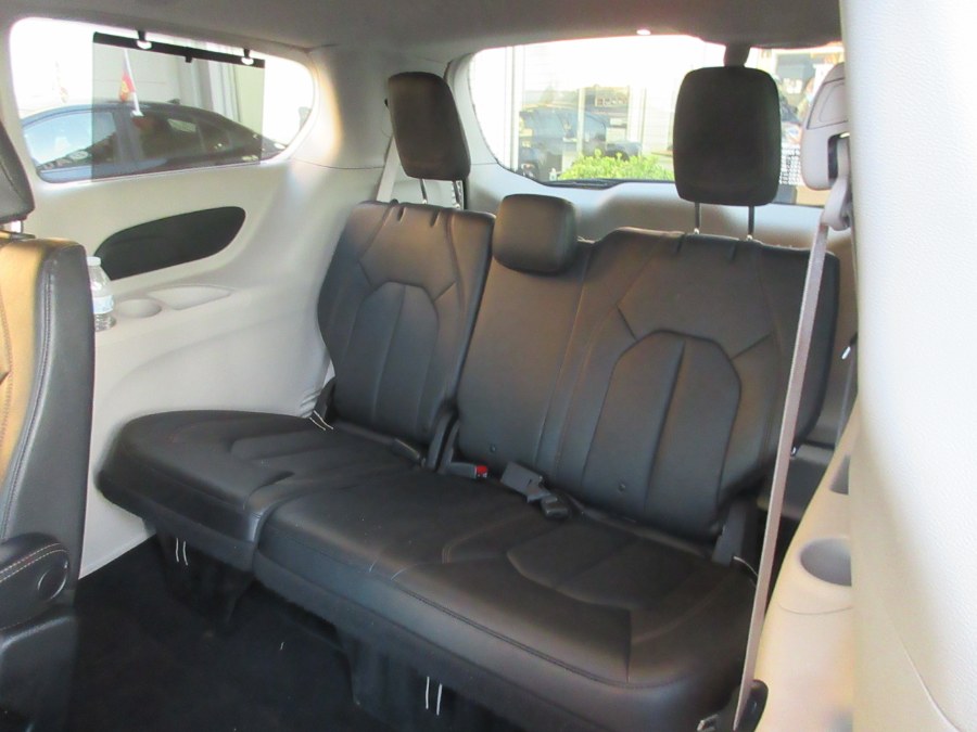 2019 Chrysler Pacifica Touring L FWD, available for sale in Linden, New Jersey | Route 27 Auto Mall. Linden, New Jersey 2019 Chrysler Pacifica Touring L FWD, available for sale in Linden, New Jersey | Route 27 Auto Mall. Linden, New Jersey