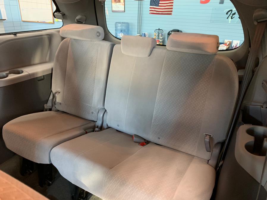 2017 Toyota Sienna LE Auto Access Seat FWD 7-Passenger (Natl), available for sale in Inwood, New York | 5 Towns Drive. Inwood, New York 2017 Toyota Sienna LE Auto Access Seat FWD 7-Passenger (Natl), available for sale in Inwood, New York | 5 Towns Drive. Inwood, New York