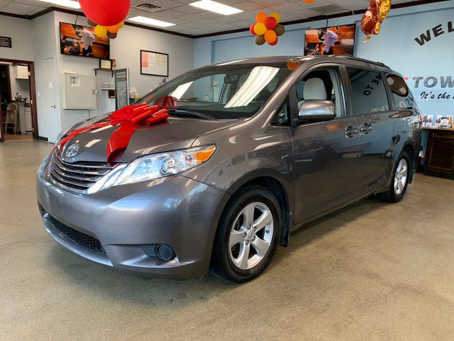 2017 Toyota Sienna LE Auto Access Seat FWD 7-Passenger (Natl), available for sale in Inwood, New York | 5 Towns Drive. Inwood, New York 2017 Toyota Sienna LE Auto Access Seat FWD 7-Passenger (Natl), available for sale in Inwood, New York | 5 Towns Drive. Inwood, New York