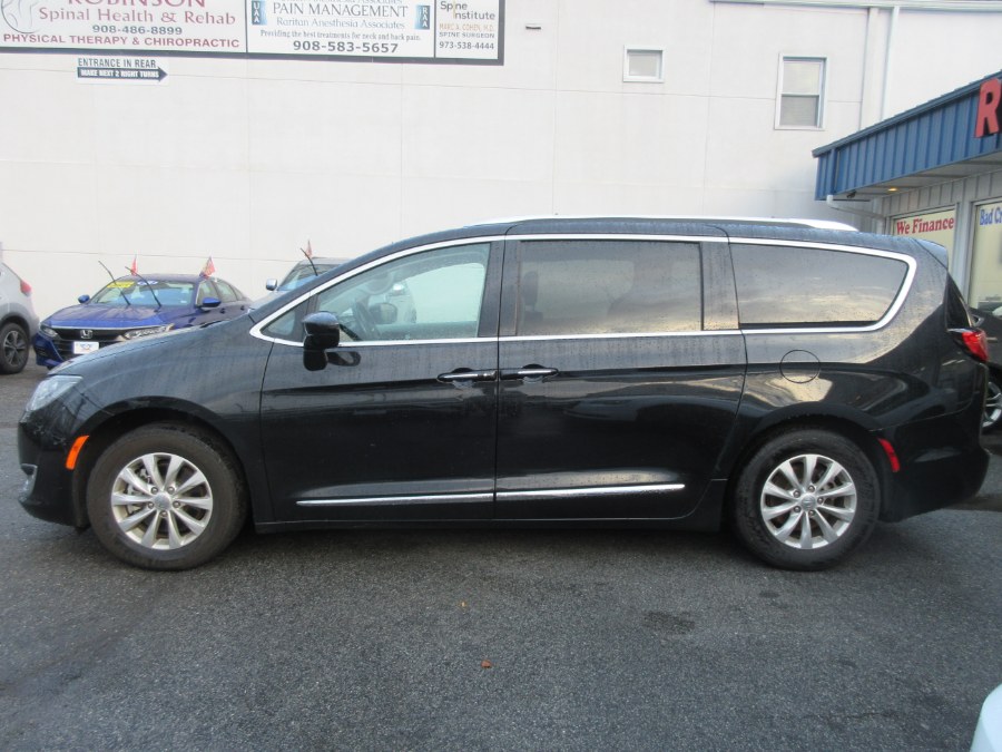 2019 Chrysler Pacifica Touring L FWD, available for sale in Linden, New Jersey | Route 27 Auto Mall. Linden, New Jersey 2019 Chrysler Pacifica Touring L FWD, available for sale in Linden, New Jersey | Route 27 Auto Mall. Linden, New Jersey