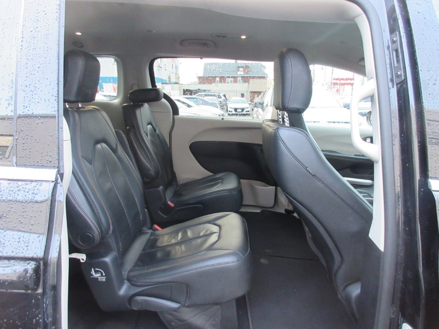 2019 Chrysler Pacifica Touring L FWD, available for sale in Linden, New Jersey | Route 27 Auto Mall. Linden, New Jersey 2019 Chrysler Pacifica Touring L FWD, available for sale in Linden, New Jersey | Route 27 Auto Mall. Linden, New Jersey