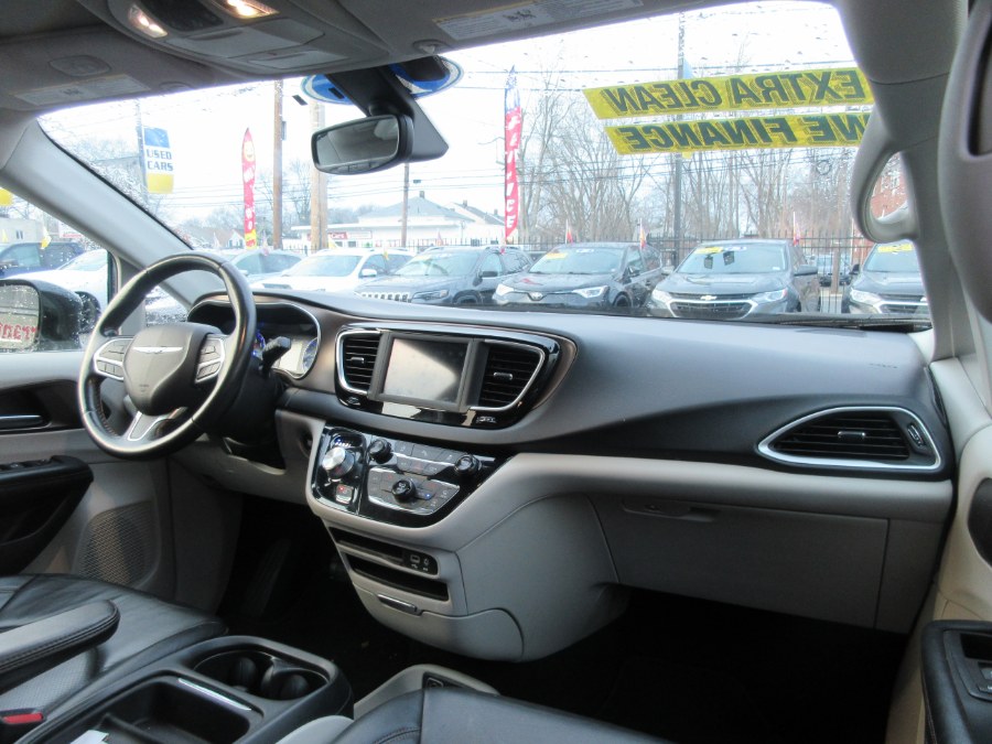 2019 Chrysler Pacifica Touring L FWD, available for sale in Linden, New Jersey | Route 27 Auto Mall. Linden, New Jersey 2019 Chrysler Pacifica Touring L FWD, available for sale in Linden, New Jersey | Route 27 Auto Mall. Linden, New Jersey