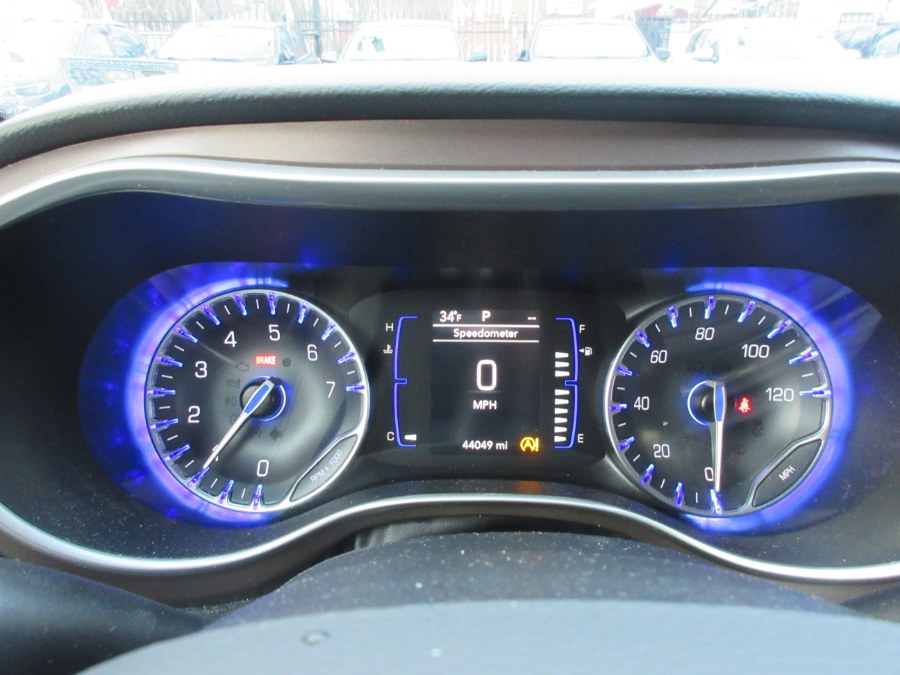 2019 Chrysler Pacifica Touring L FWD, available for sale in Linden, New Jersey | Route 27 Auto Mall. Linden, New Jersey 2019 Chrysler Pacifica Touring L FWD, available for sale in Linden, New Jersey | Route 27 Auto Mall. Linden, New Jersey